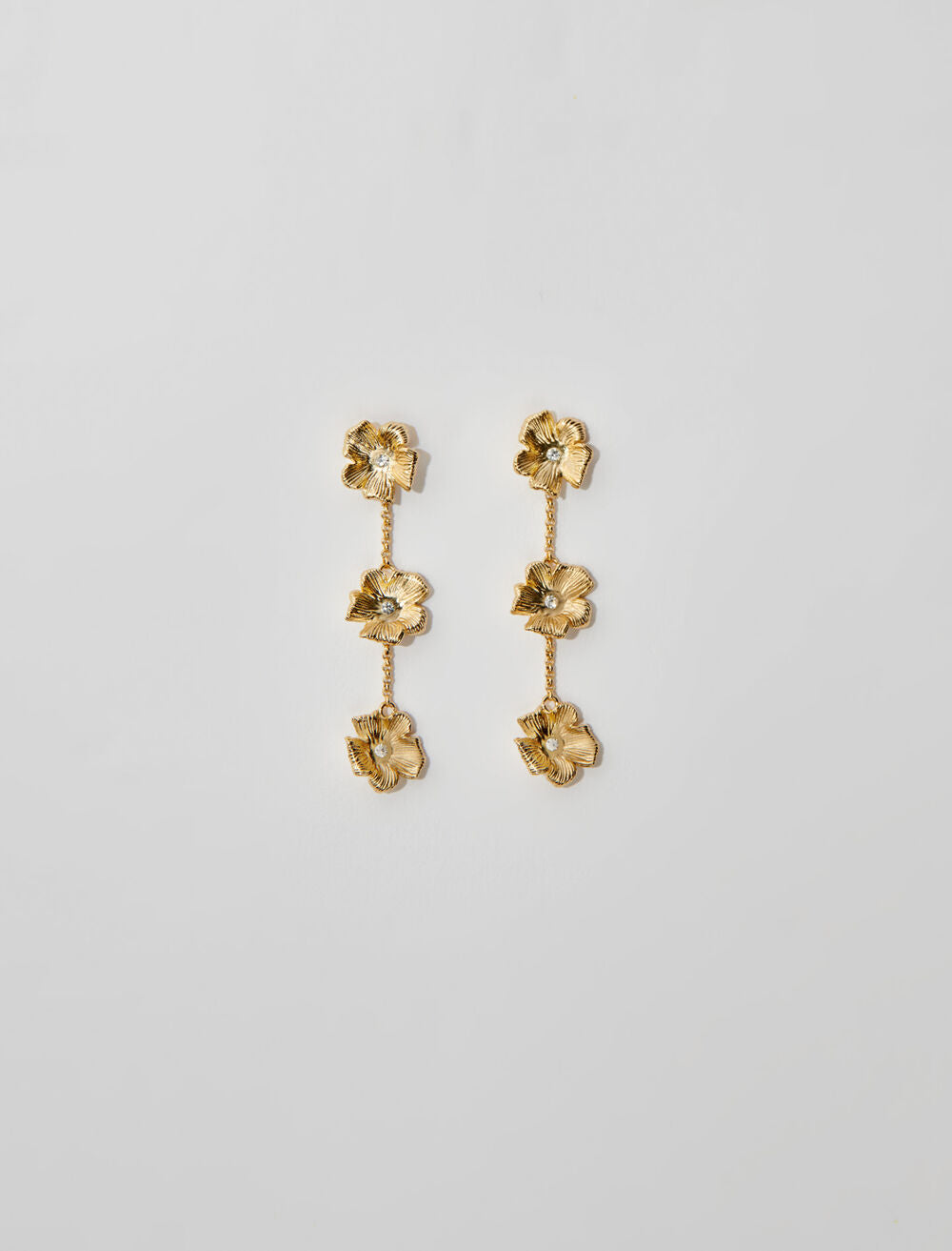 Gold featured-flower earrings