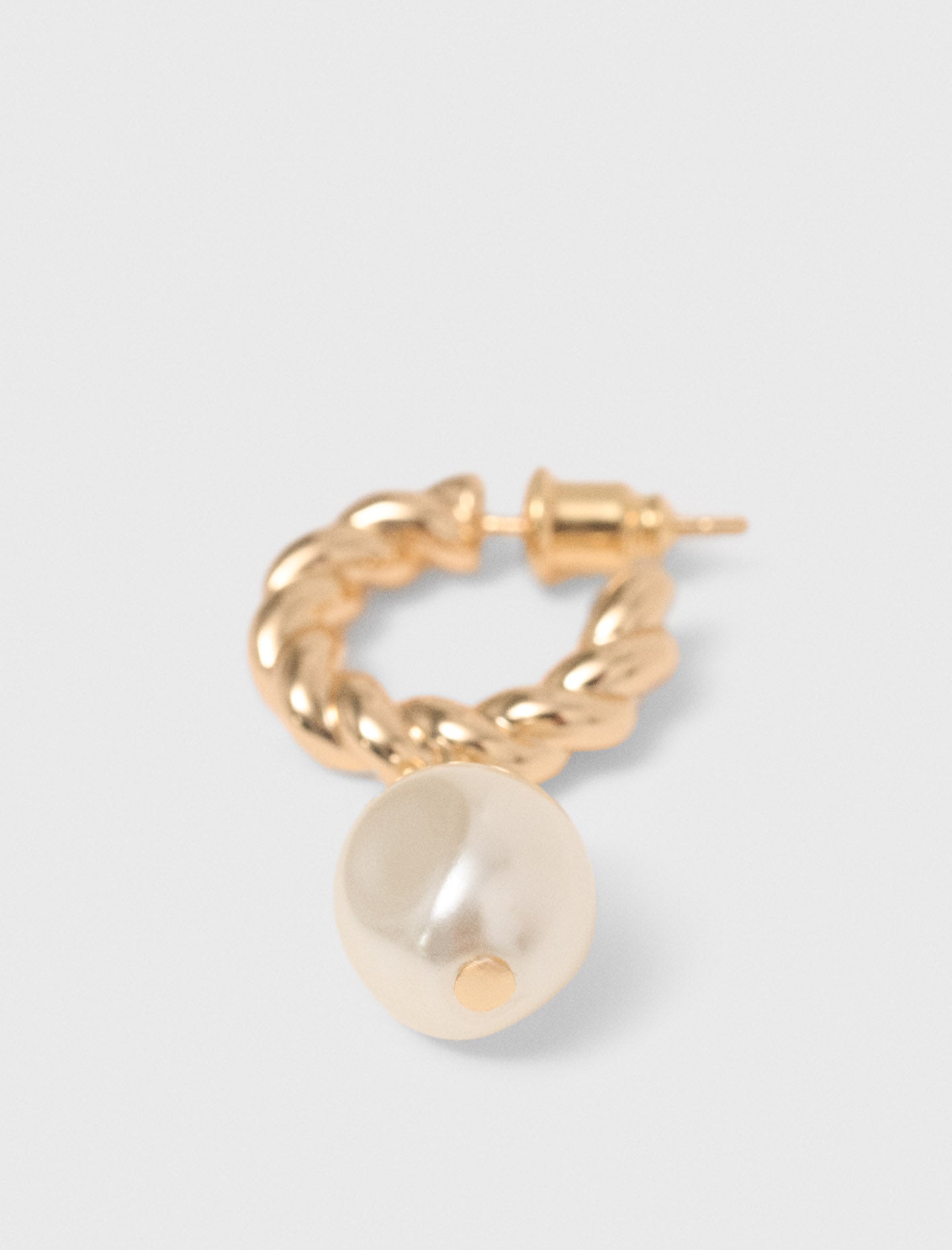Twisted bead hoop earrings Gold