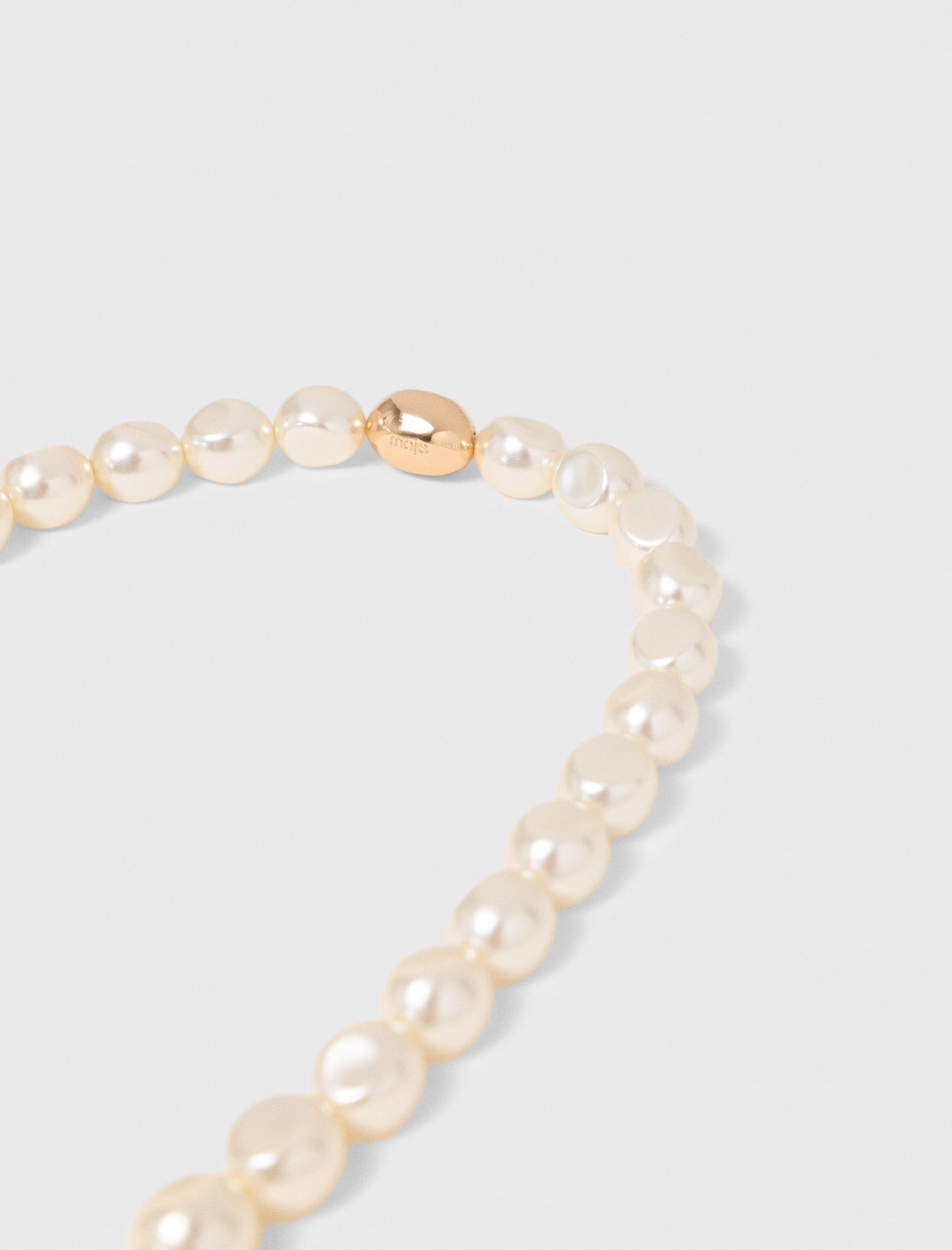 Pearl choker necklace Gold