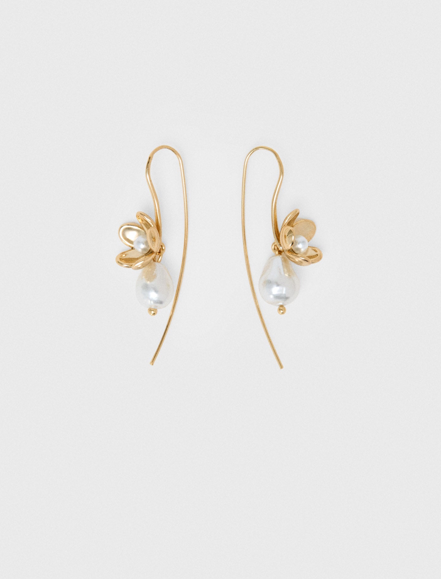 Fine flower earrings Gold