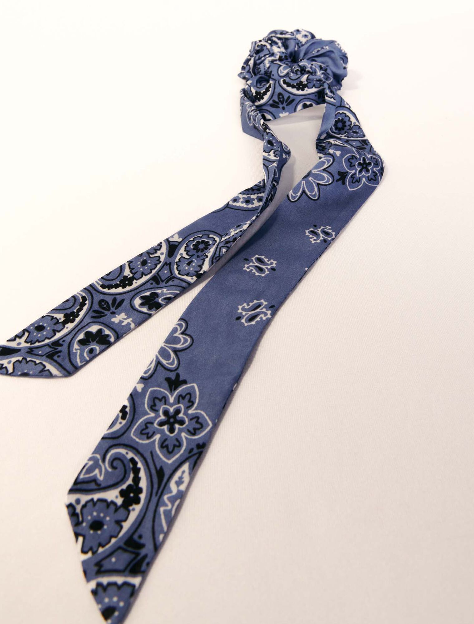 Blue bandana print-Scrunchie with printed ribbon scarf