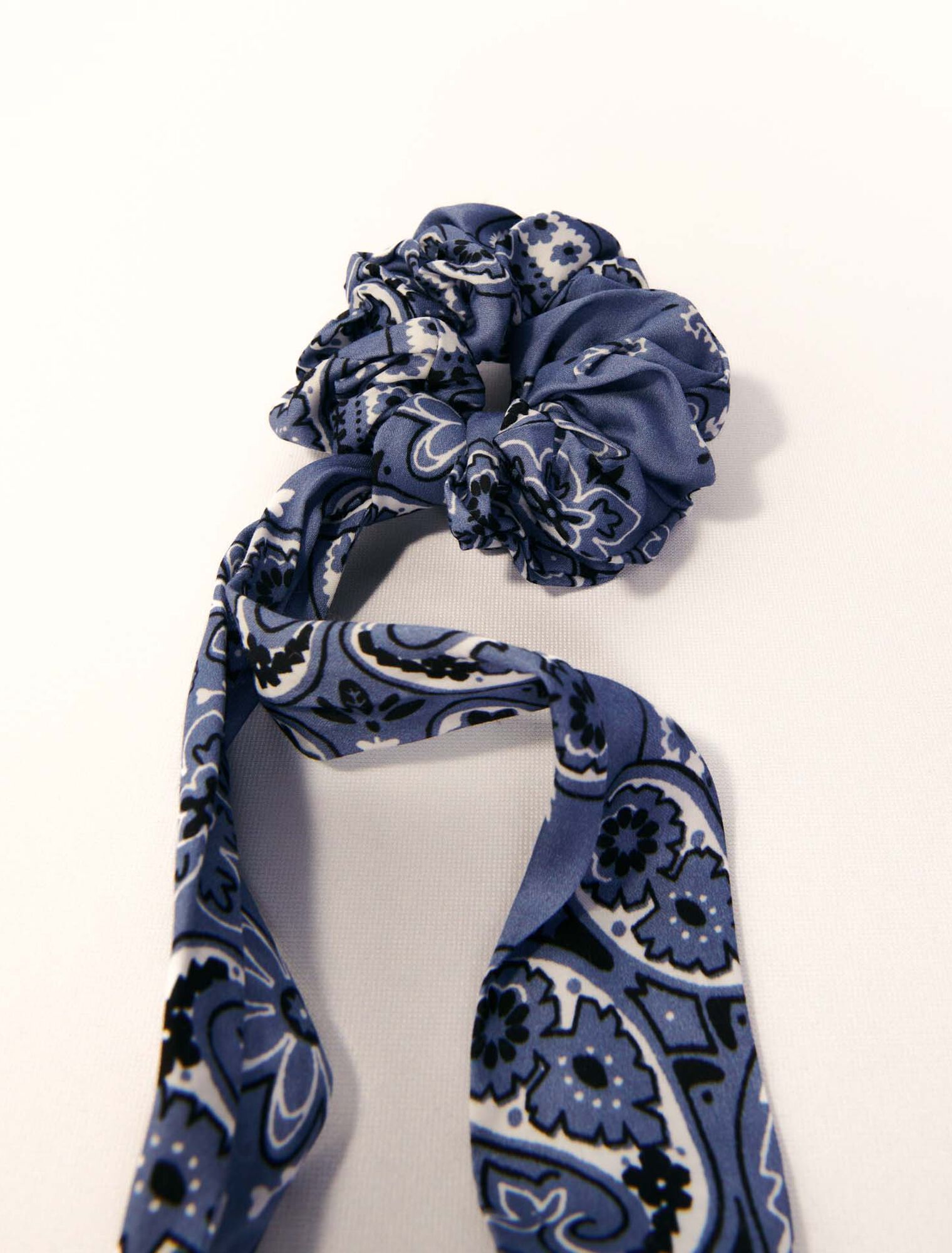 Blue bandana print-Scrunchie with printed ribbon scarf