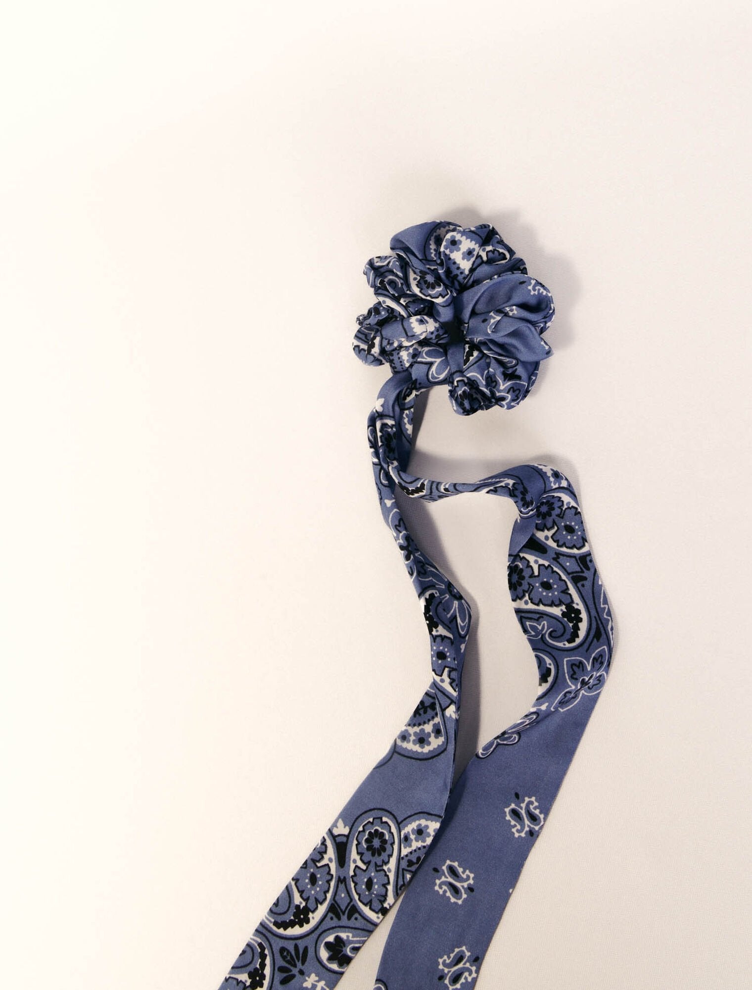 Blue bandana print-Scrunchie with printed ribbon scarf