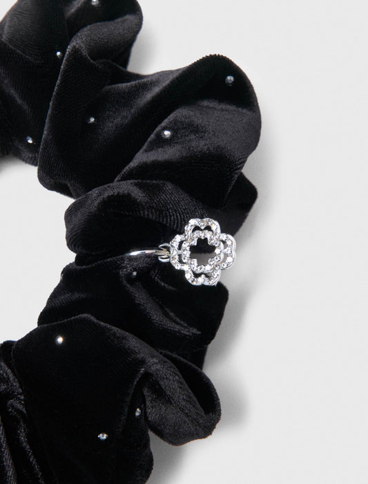 ربطة شعر سوداء مزينة بأحجار الراين