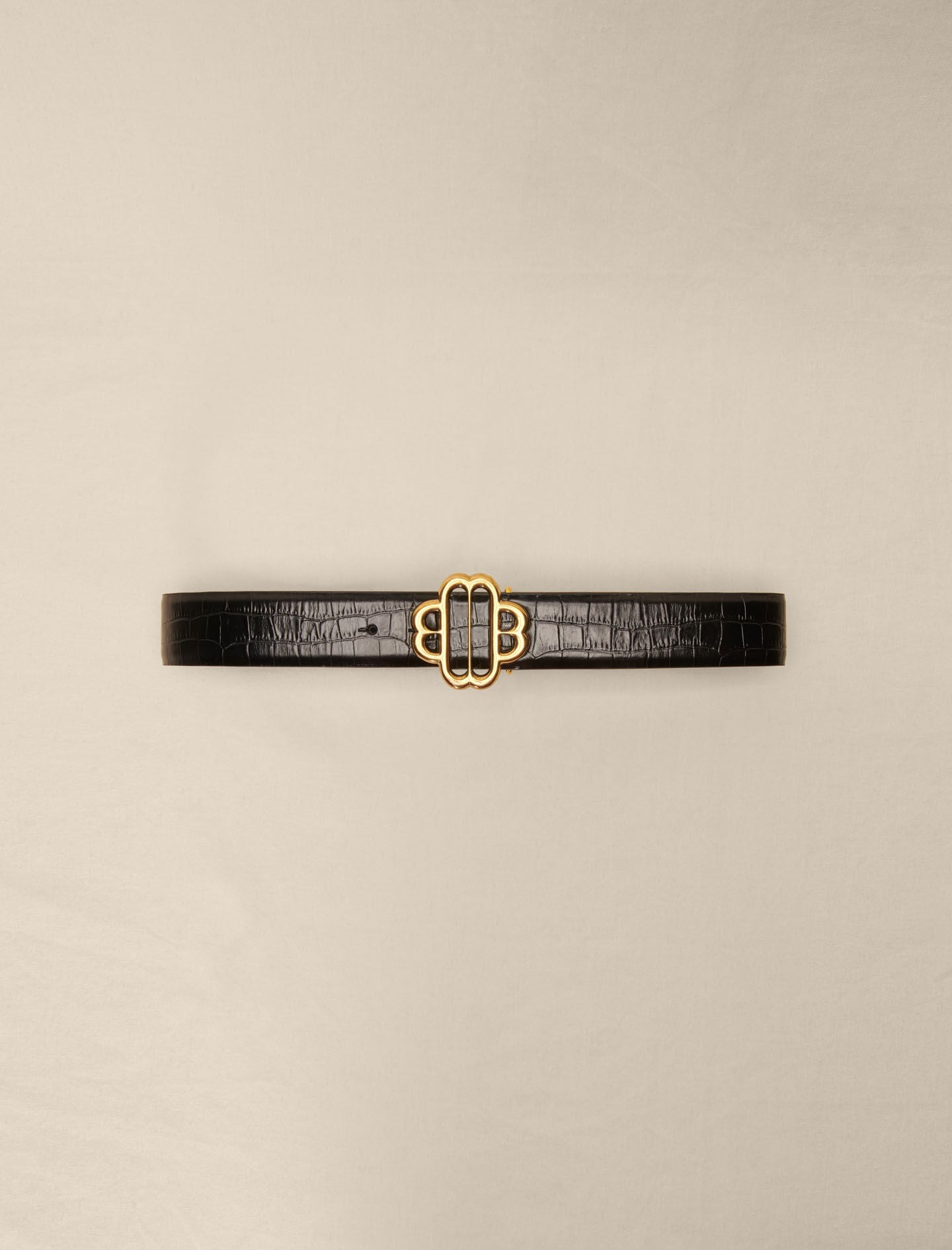 Black-featured-leather belt with clover buckle