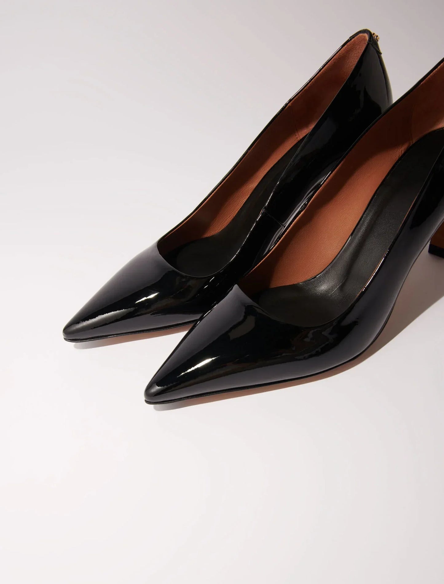 Black  -Leather pumps with pointed toes
