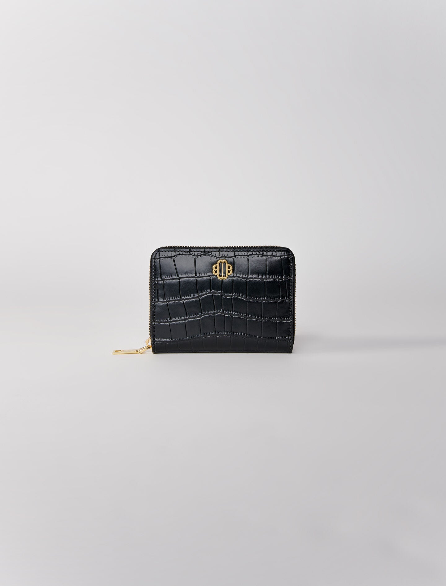 Black-featured-leather wallet