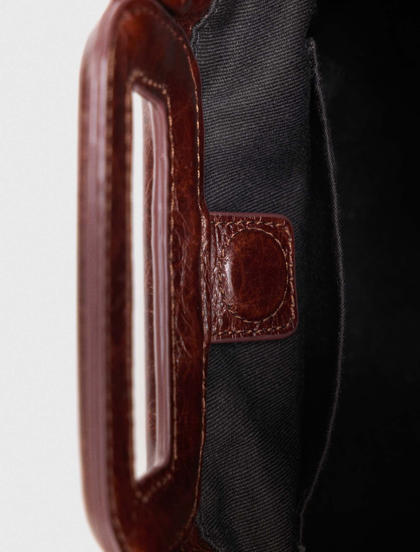 Crackled leather Milpli pouch Dark Brown