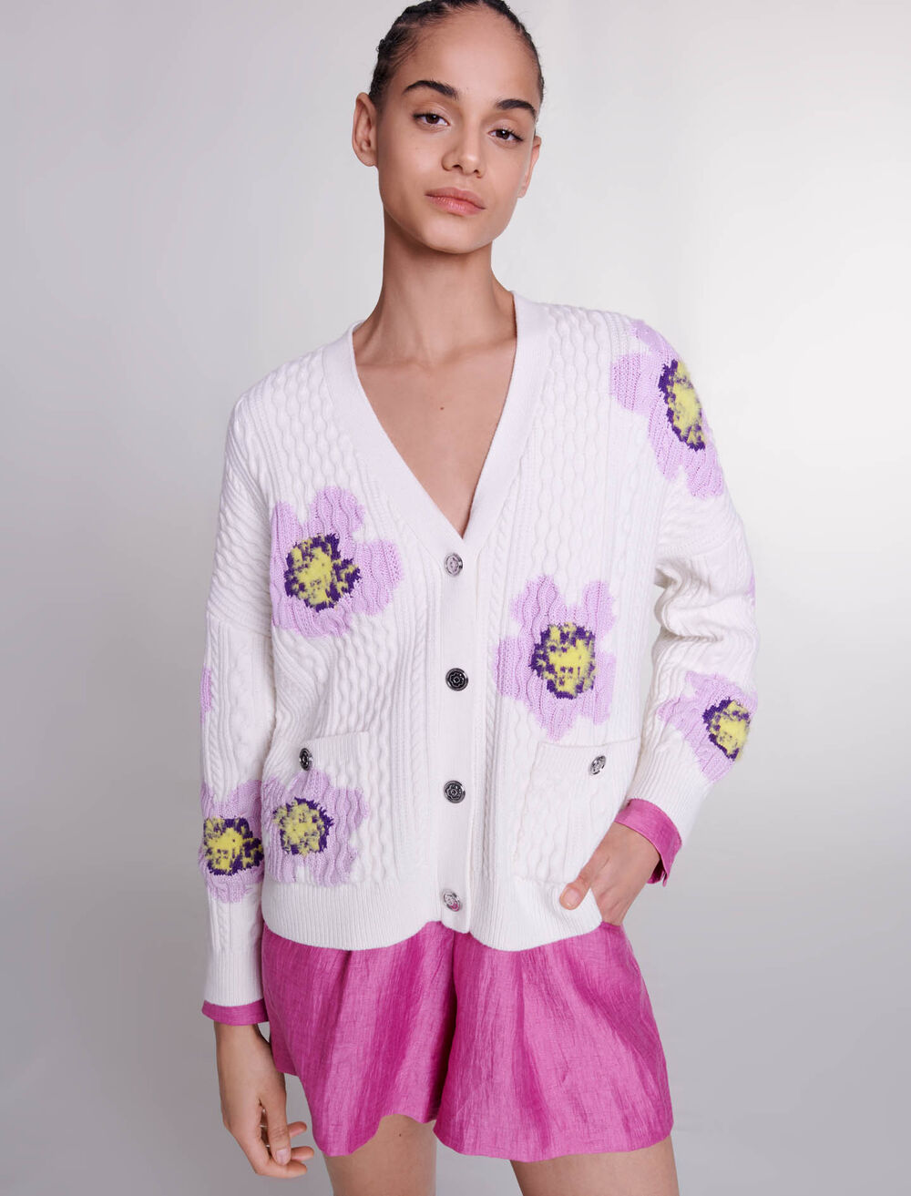 Ecru-featured-Knit cardigan with flowers