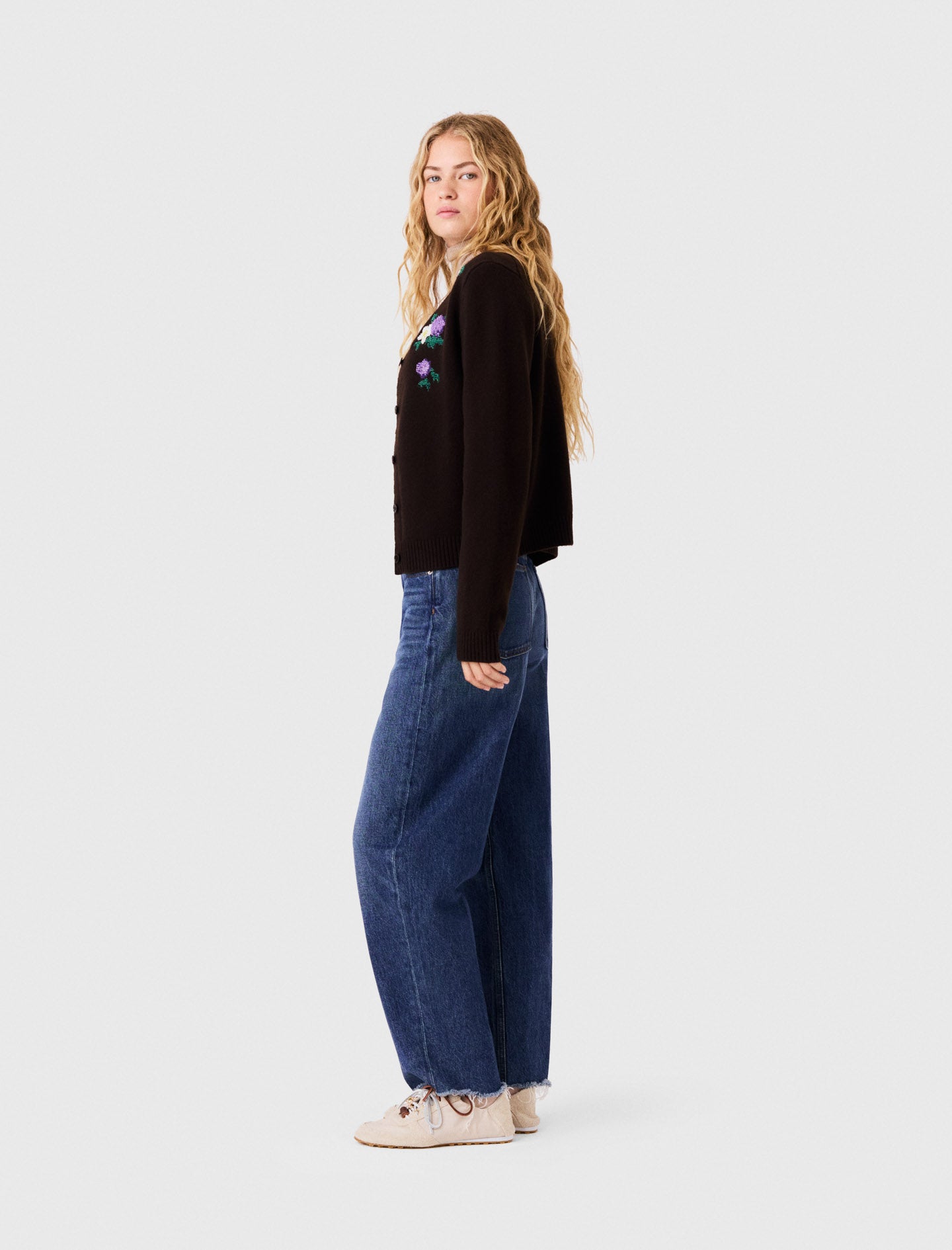 Cardigan with floral embroidery Brown