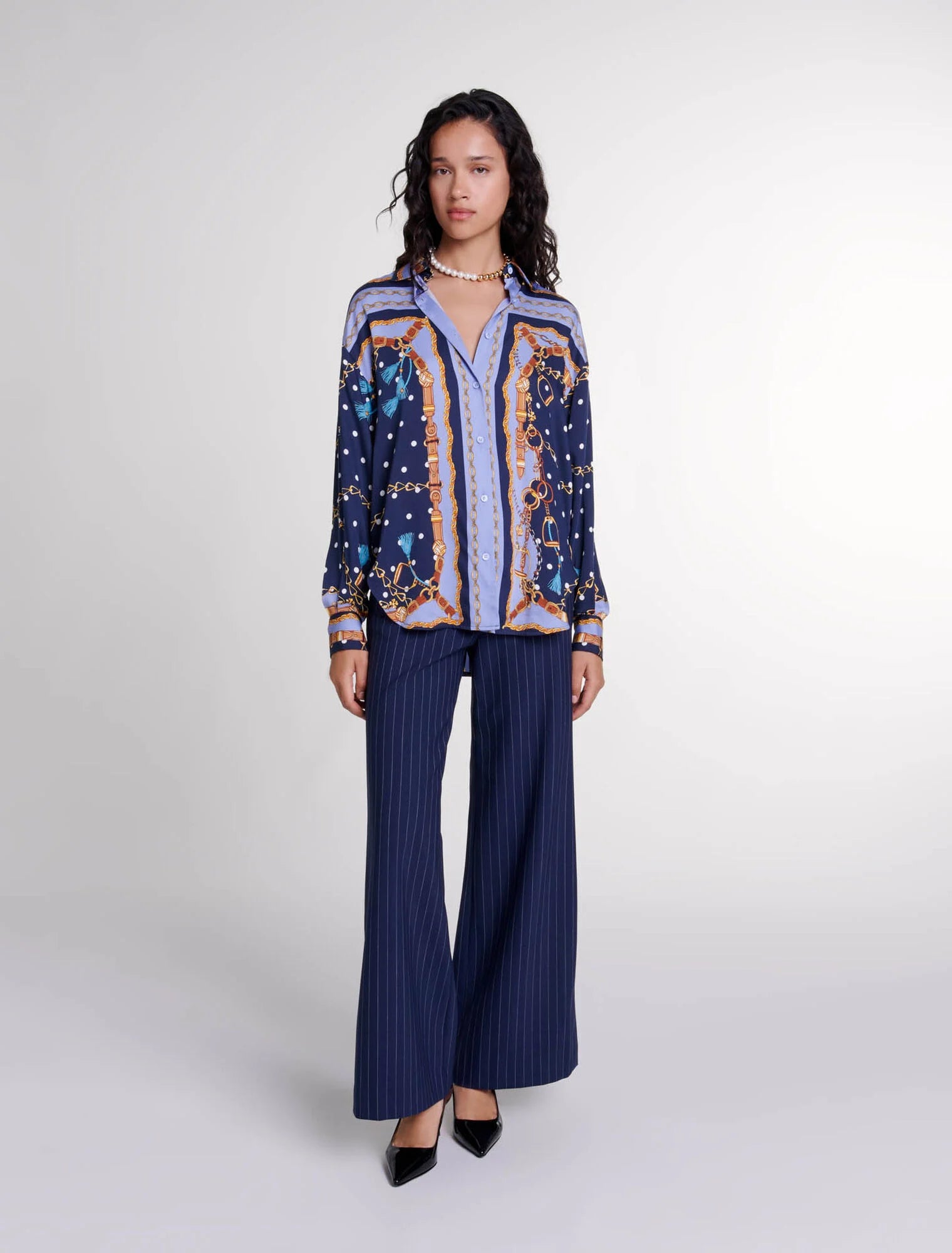 Chain Scarf Print Blue-featured-Satin-effect patterned shirt