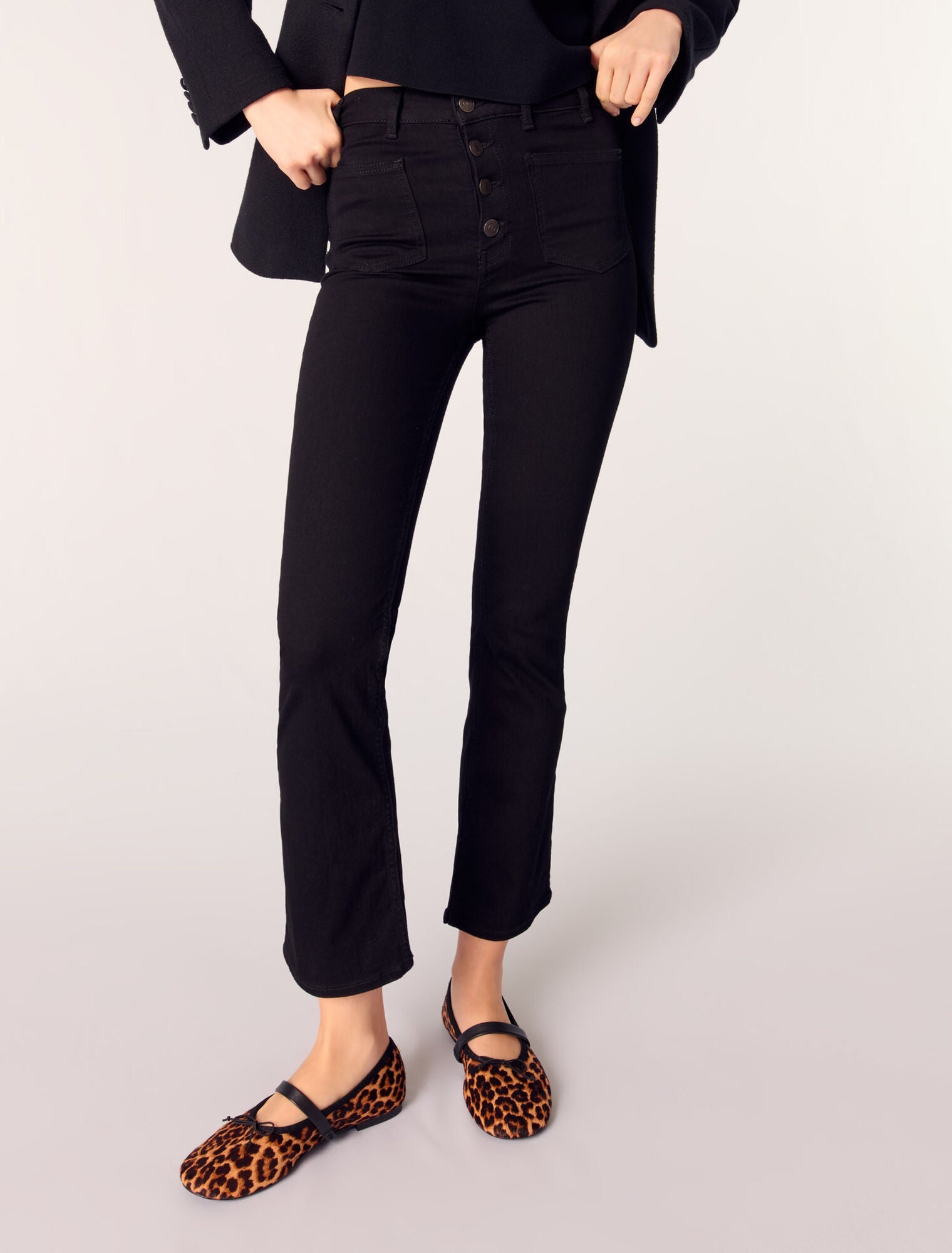 Black-Flared jeans