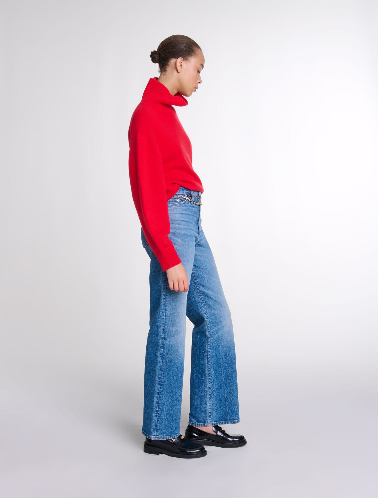 Blue-Jeans with chain-link belt