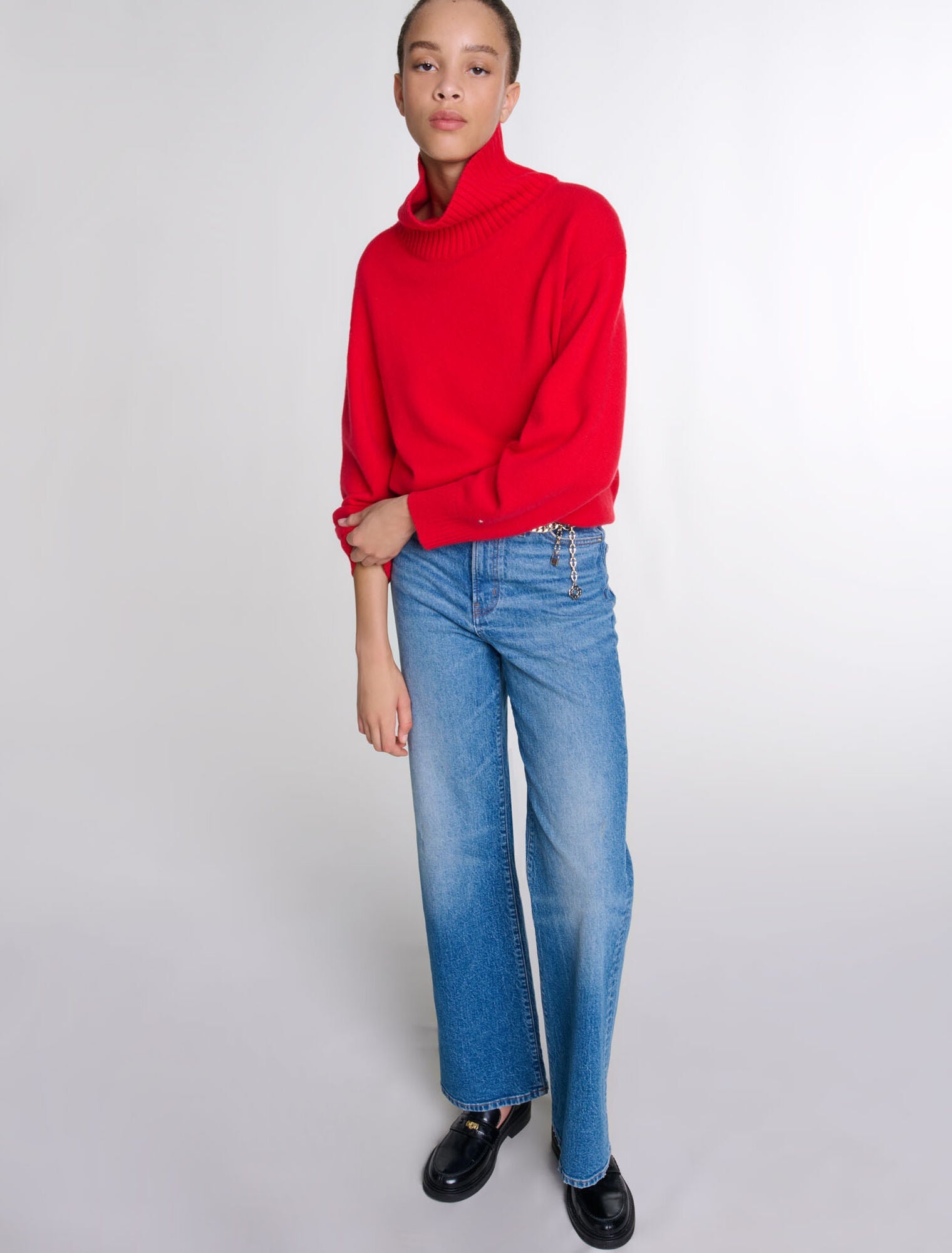Blue-Jeans with chain-link belt