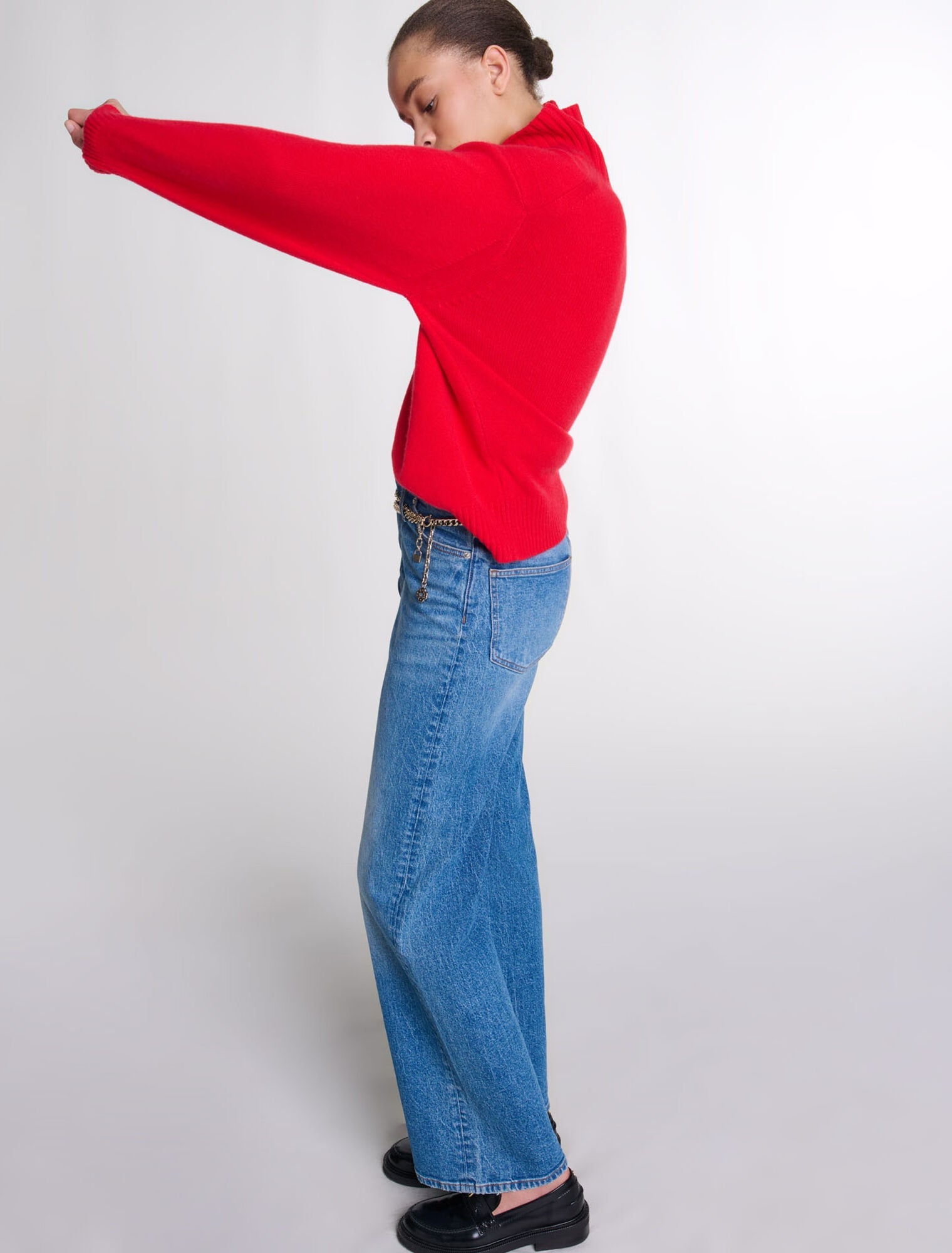 Blue-Jeans with chain-link belt
