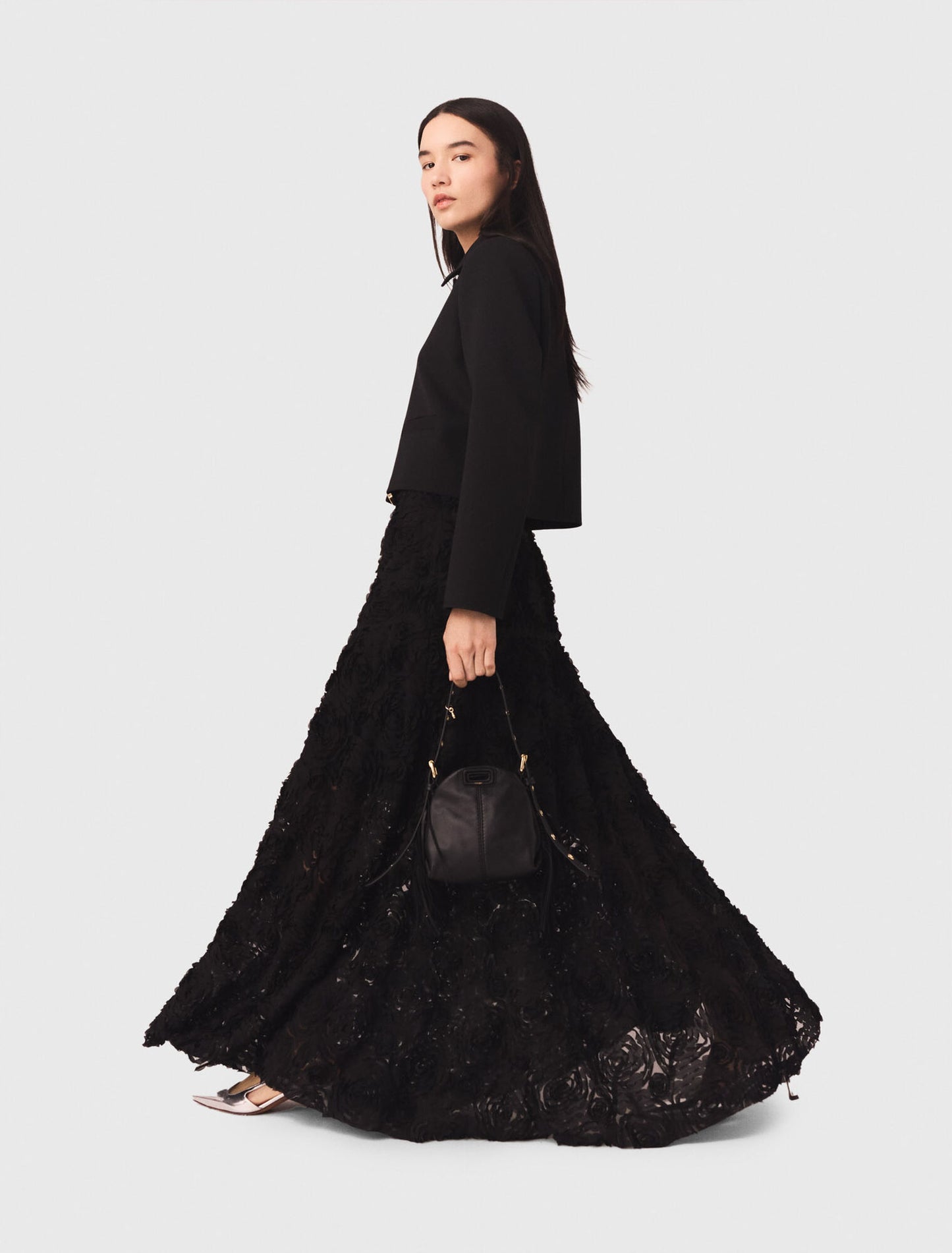 تنورة طويلة فلورال باللون الأسود