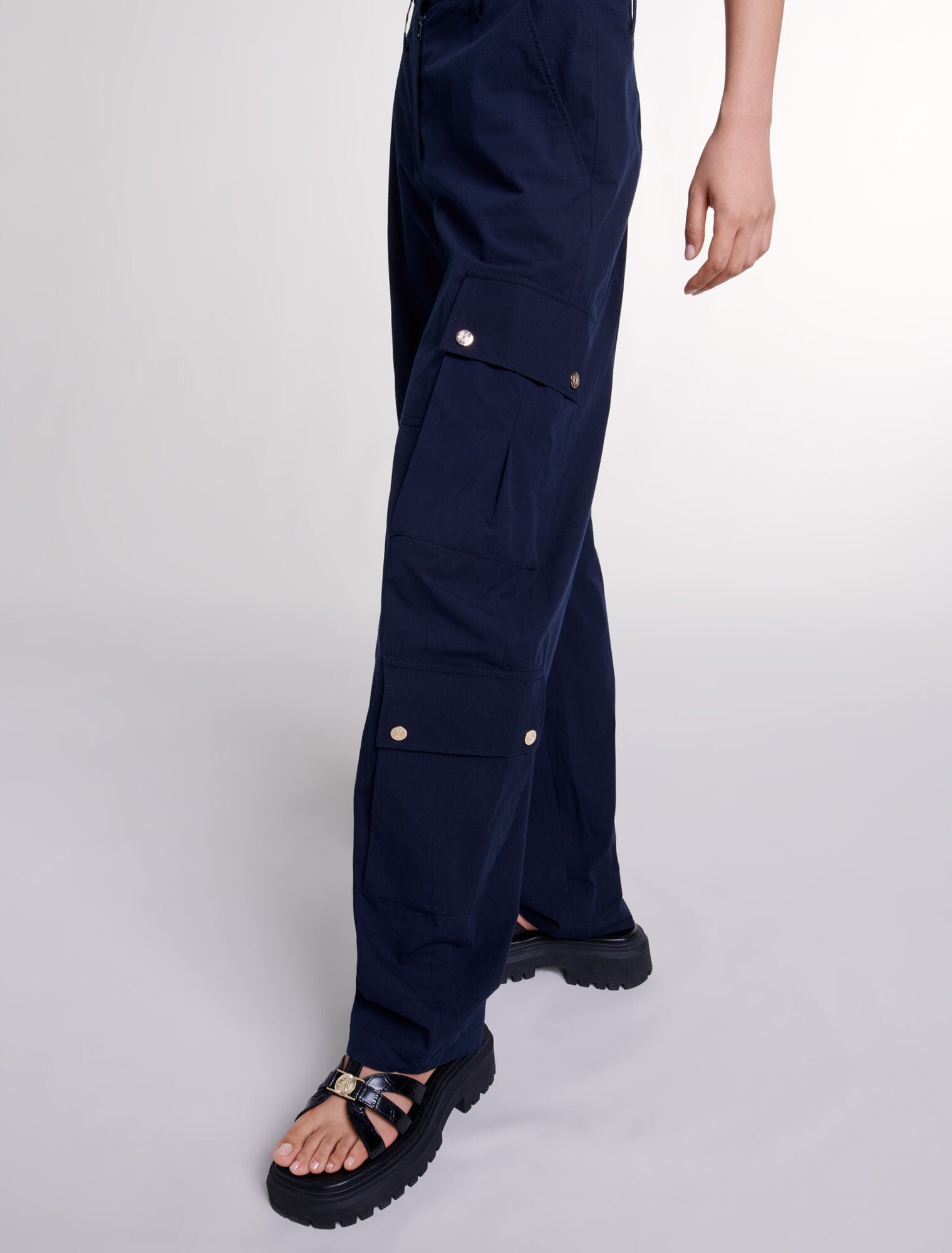 Navy-Cargo trousers