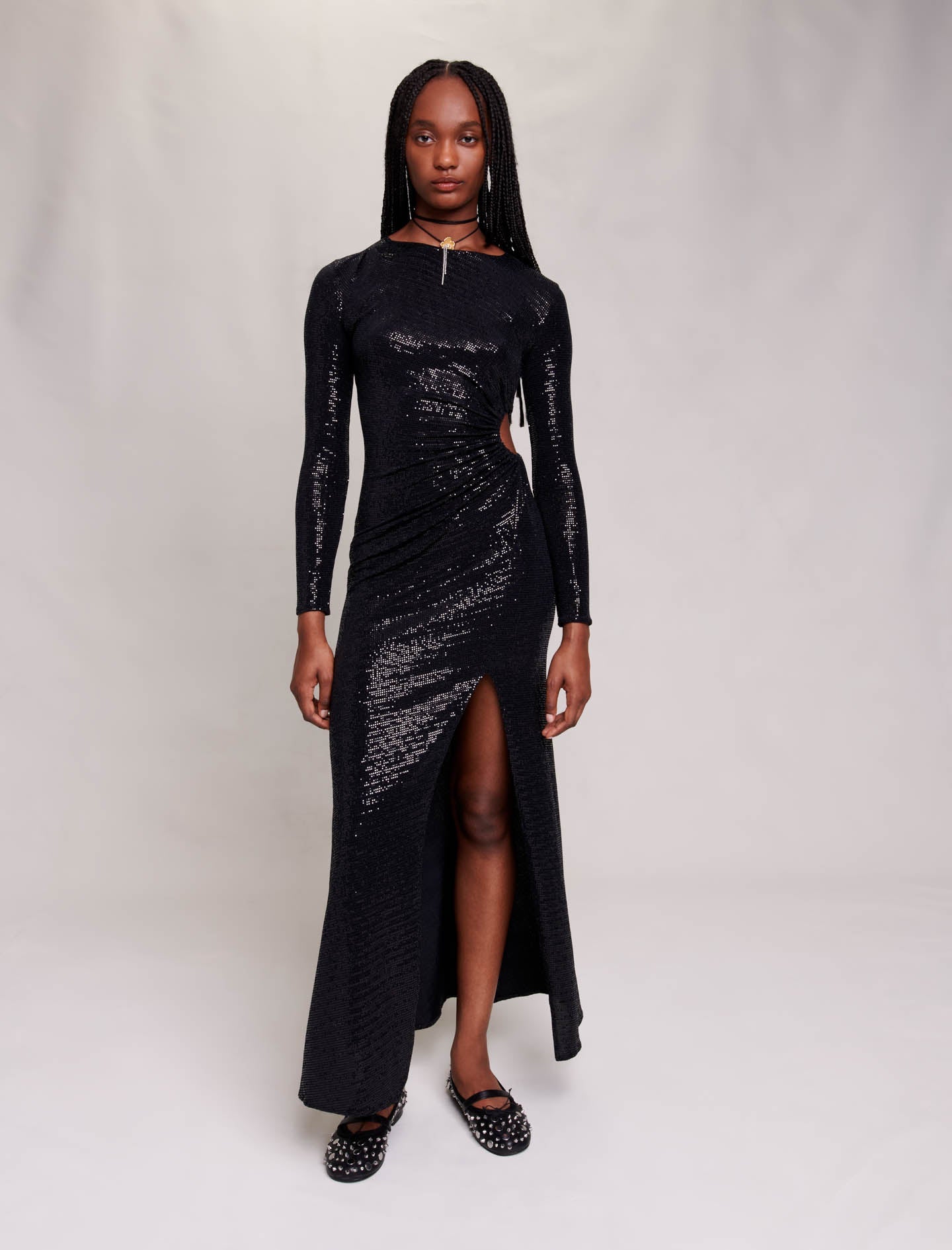 Black-featured-long sequinned dress