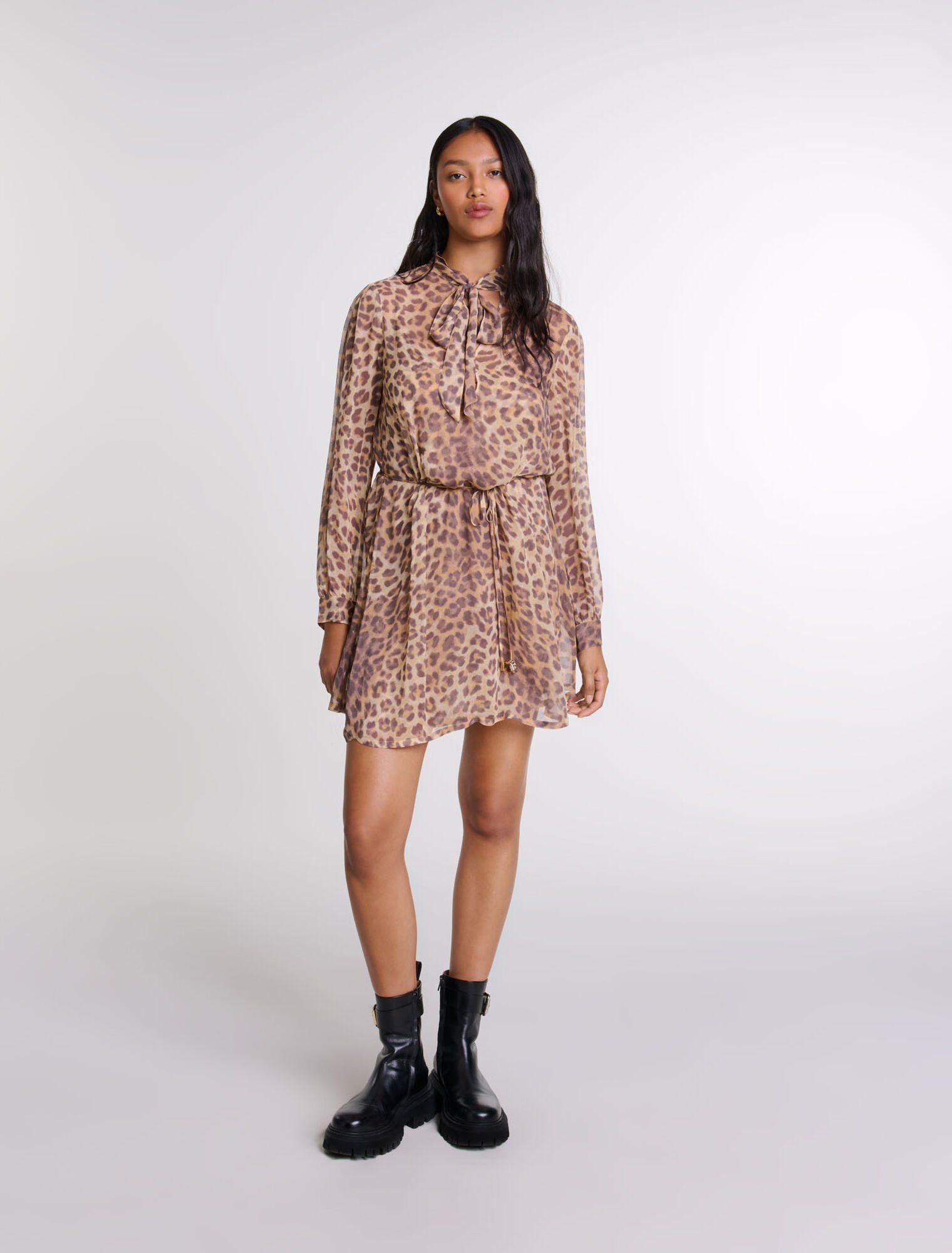 Black-Featured-Short Smocked Dress