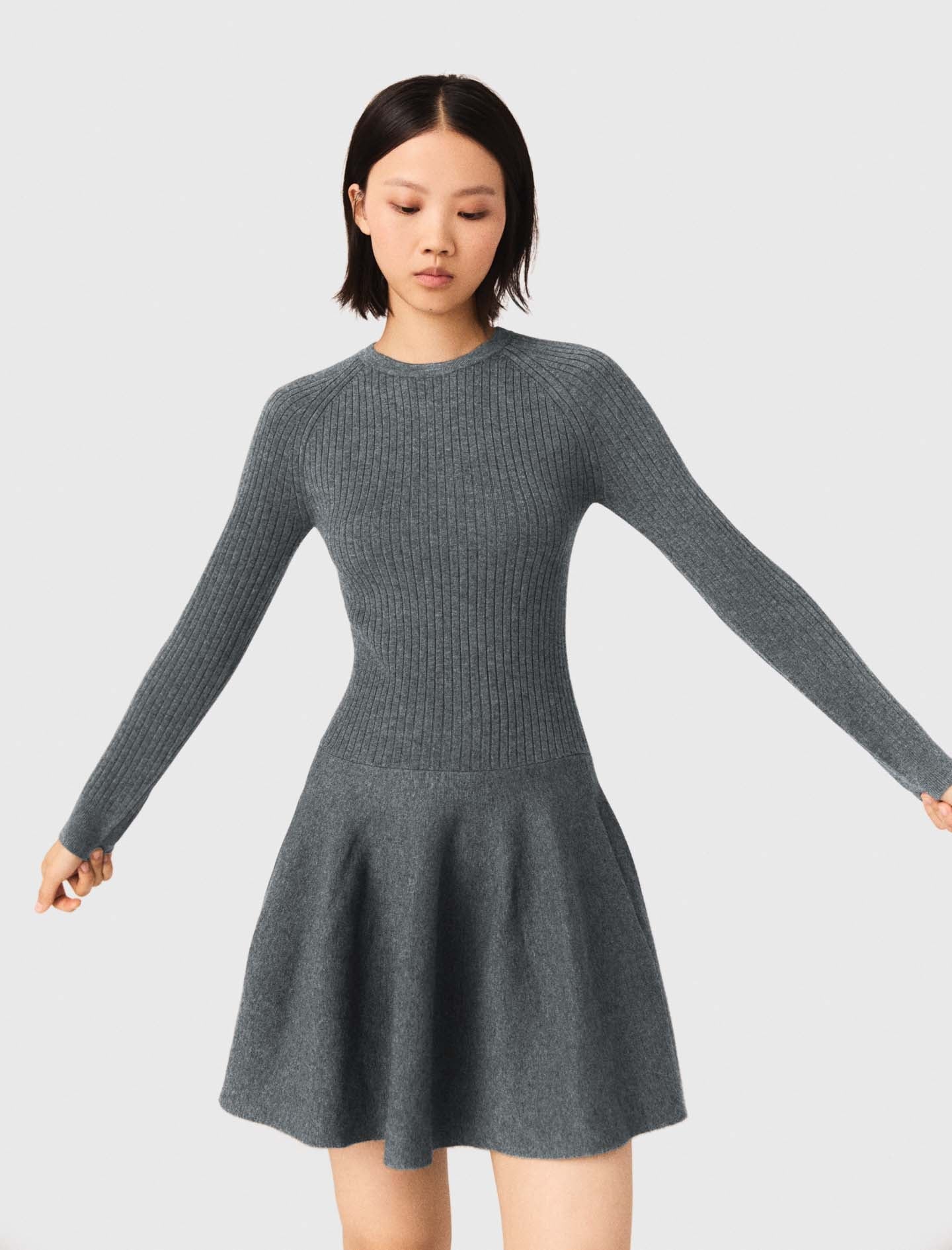 Beaded-collar short knit dress GREY