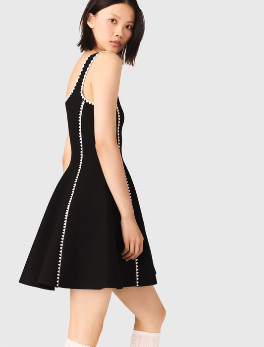 فستان أسود قصير