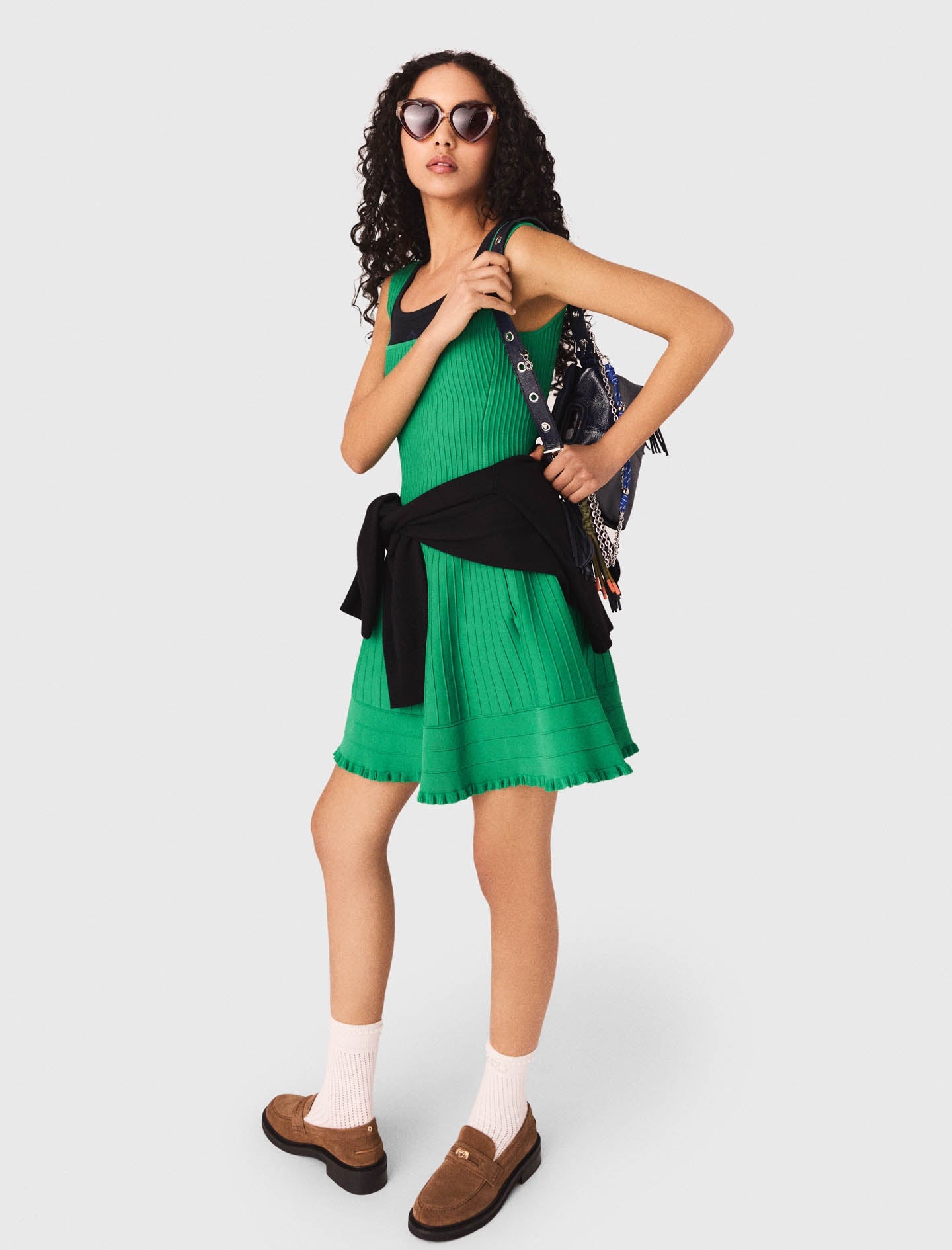 فستان محبوك بدون أكمام