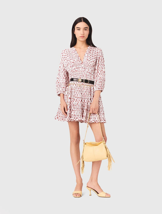 فستان بنقشة زهور صغيرة لون أحمر