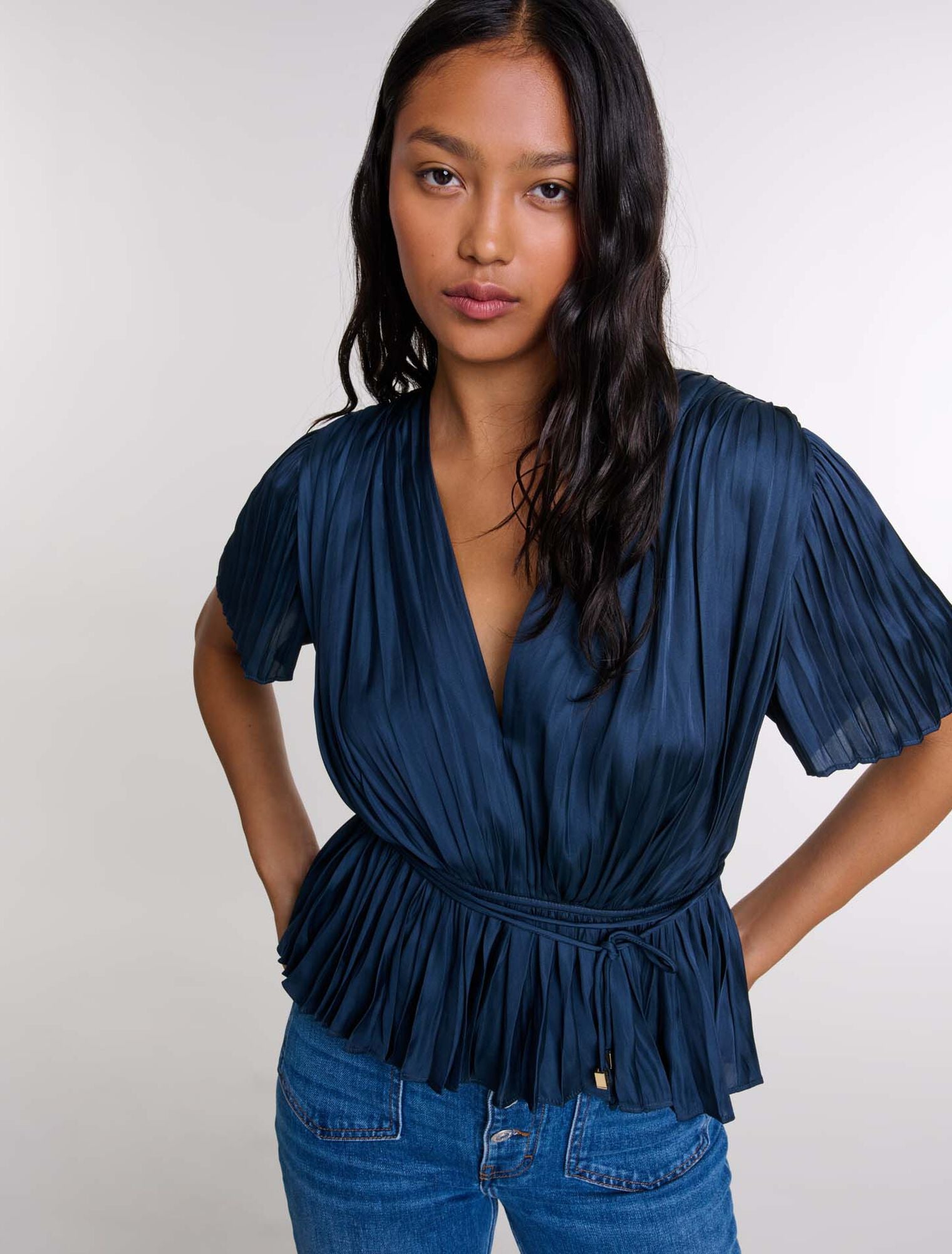 Navy-Pleated short-sleeved top