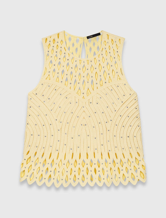 كنزة كروشيه مزينة بأحجار الراين