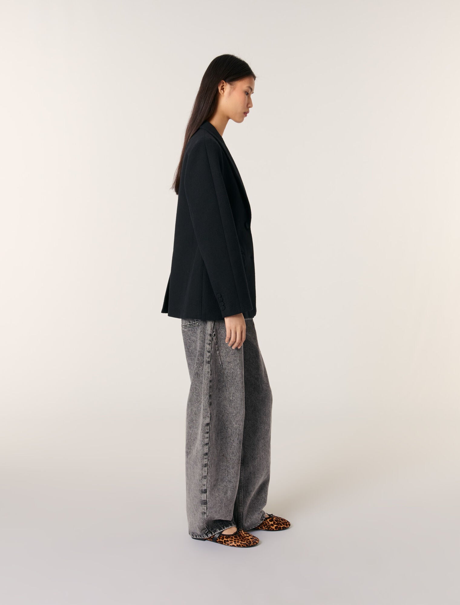 Black-Slim-fit suit jacket