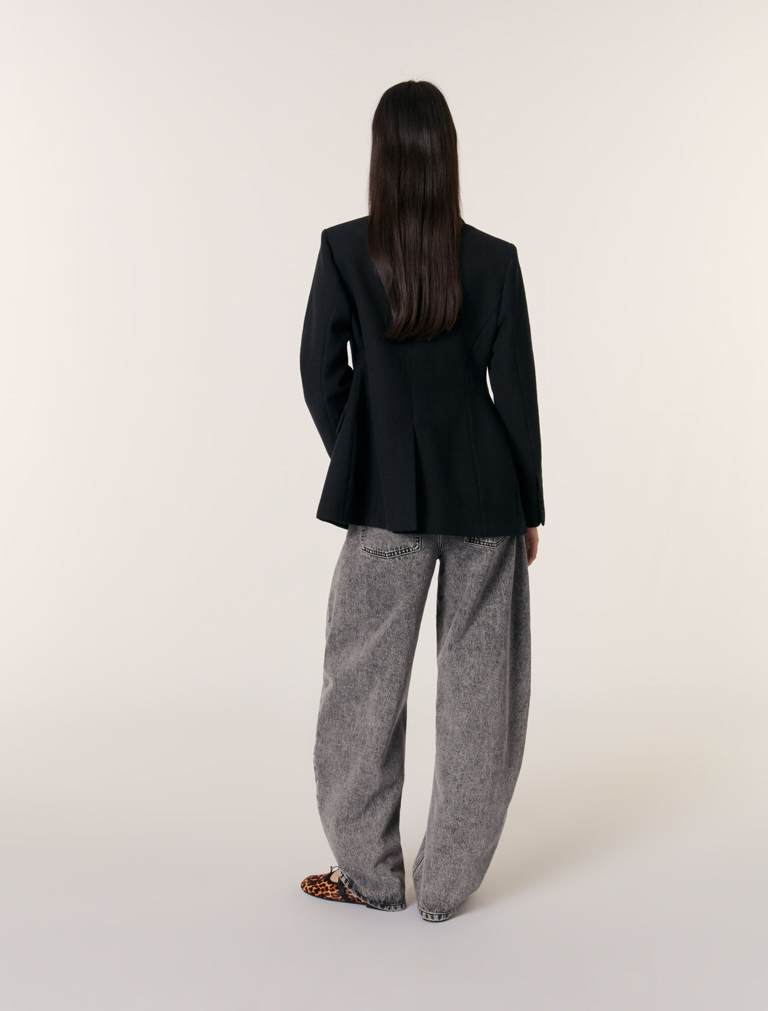 Black-Slim-fit suit jacket