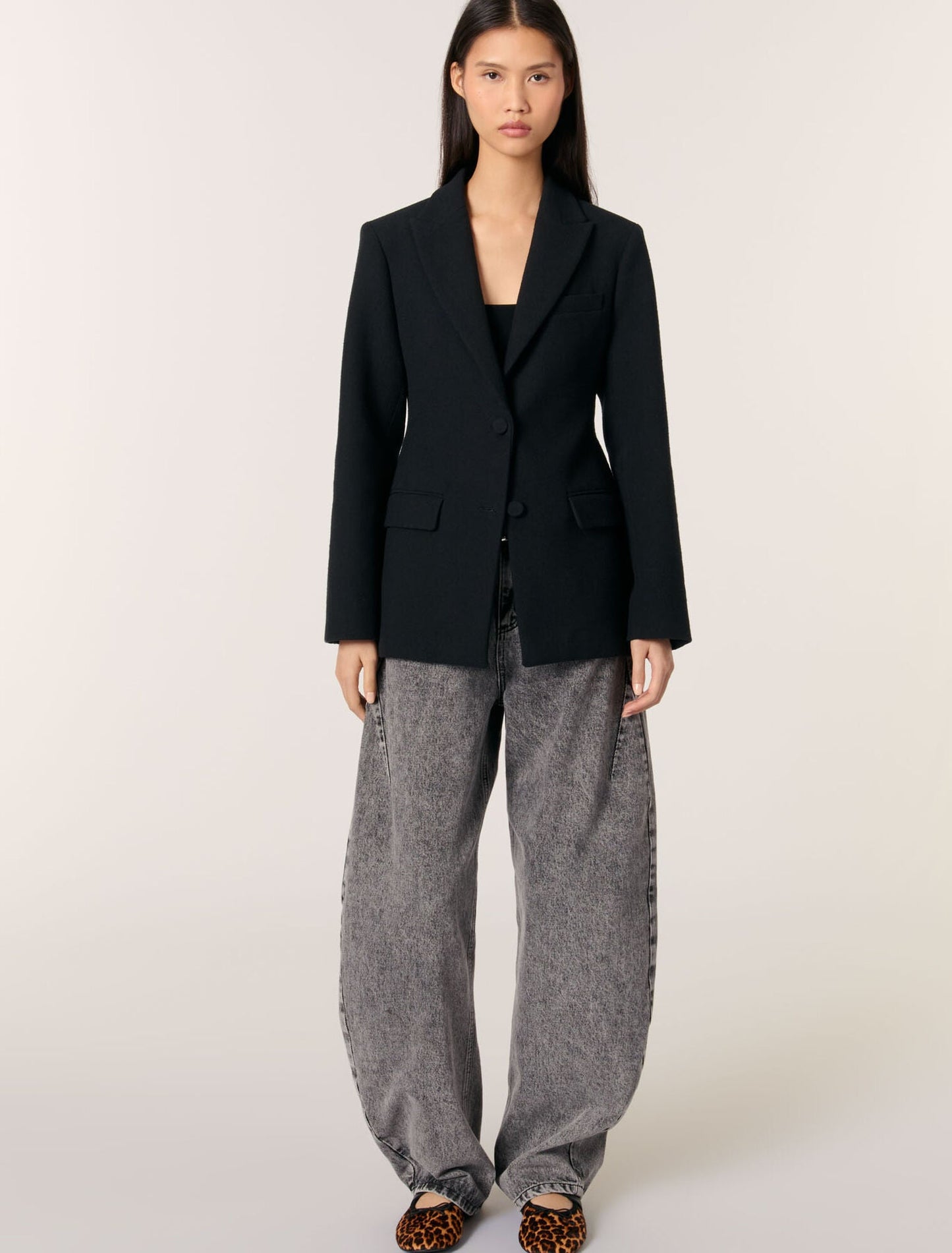 Black-Slim-fit suit jacket