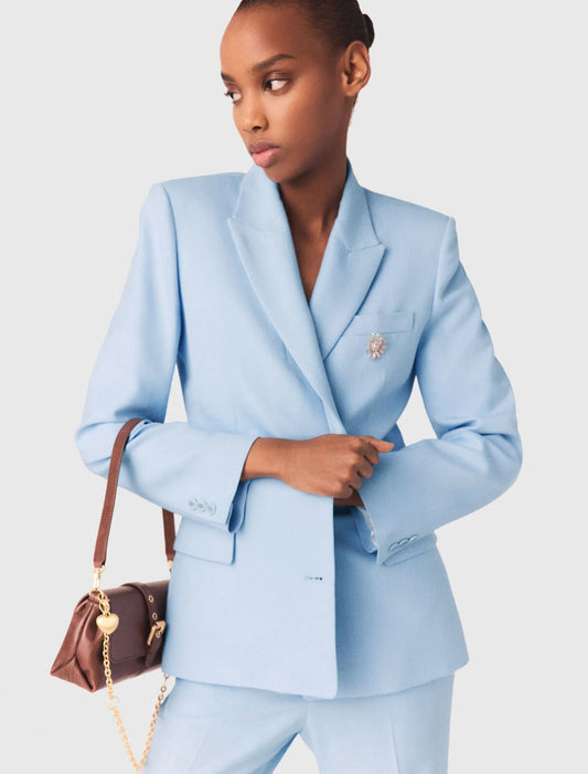 جاكيت بدلة باللون الأزرق السماوي