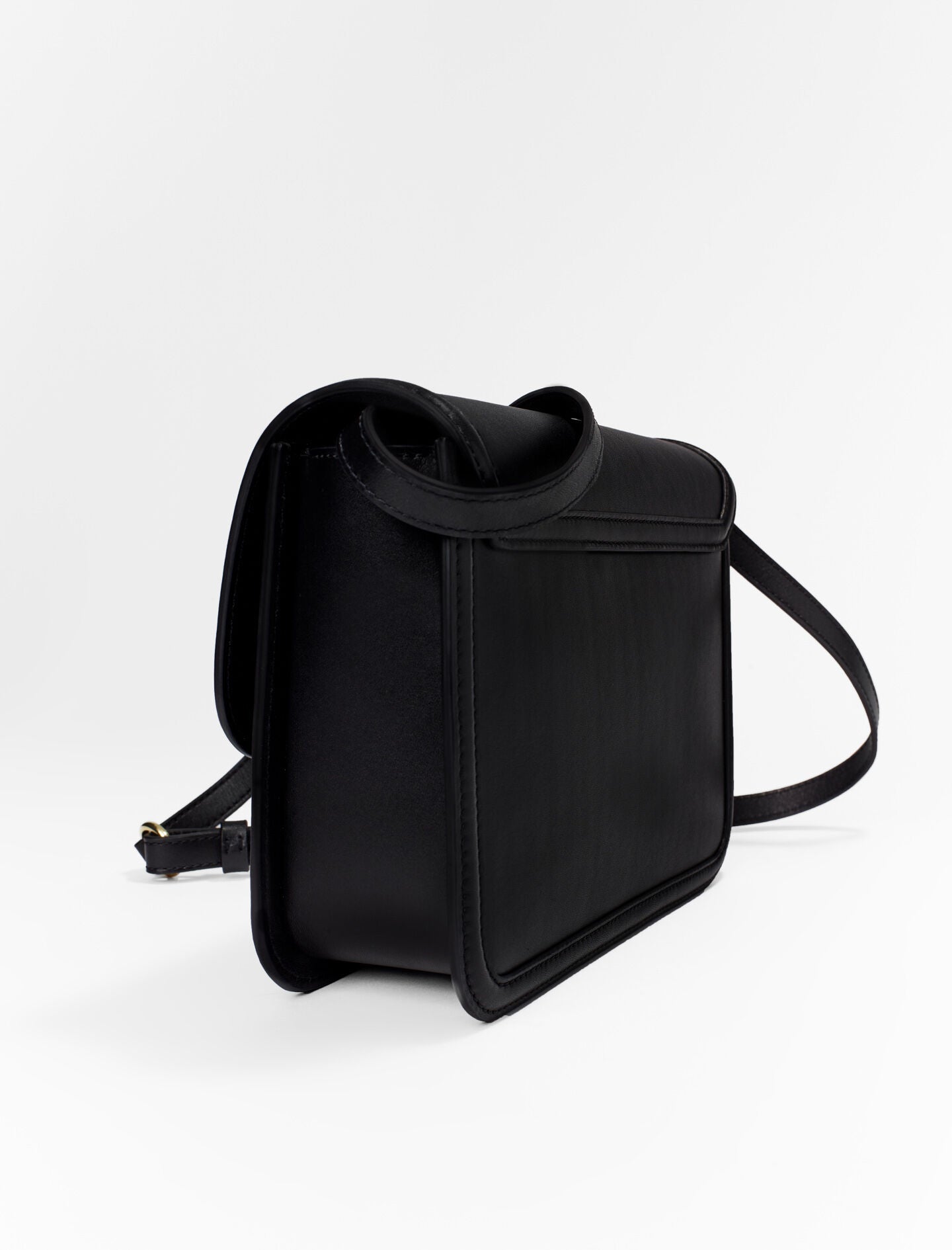 Black Leather bag with clover clasp